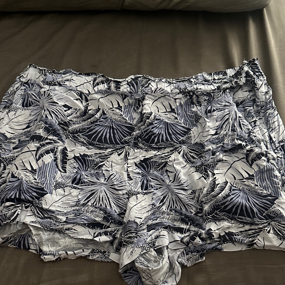 Aerie Black and White Patterned Shorts with Pockets